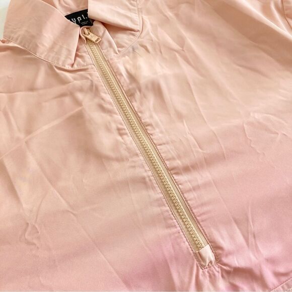 Royalty Island Windbreaker* - Picture 5 of 12